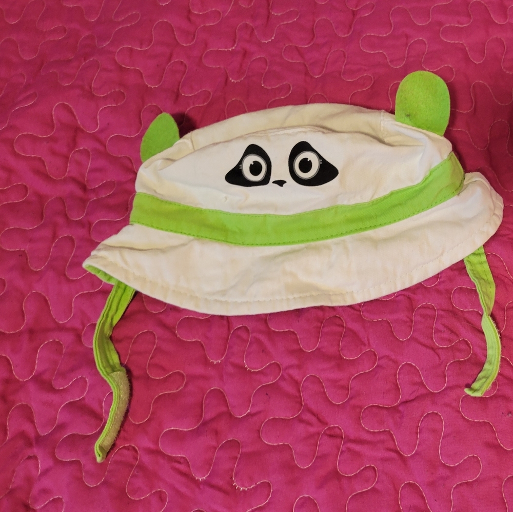 Baby  Green and white panda. bucket hat